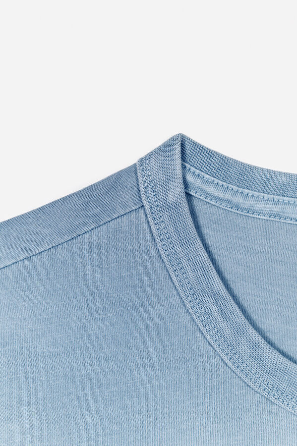 OOTO T-shirt básica com bordado avião OOTO Azul