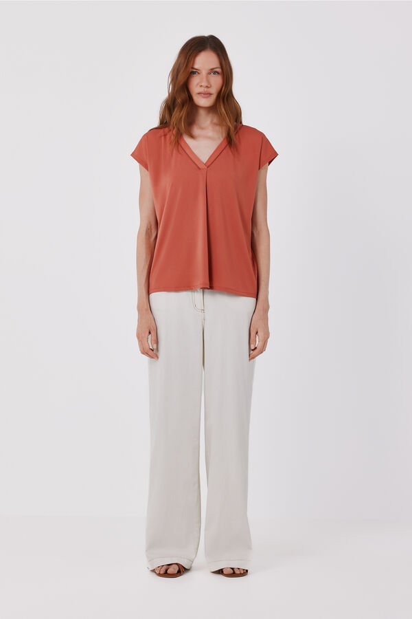Cortefiel V-neck T-shirt with lace detail Coral