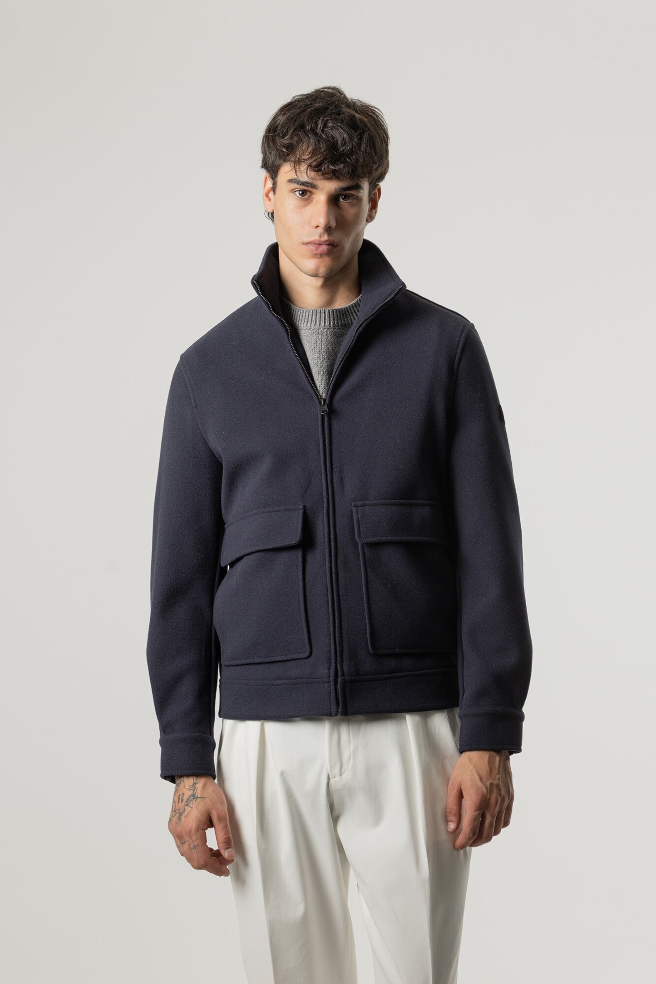 PuroEGO Blus&atilde;o Harrington com bolsos