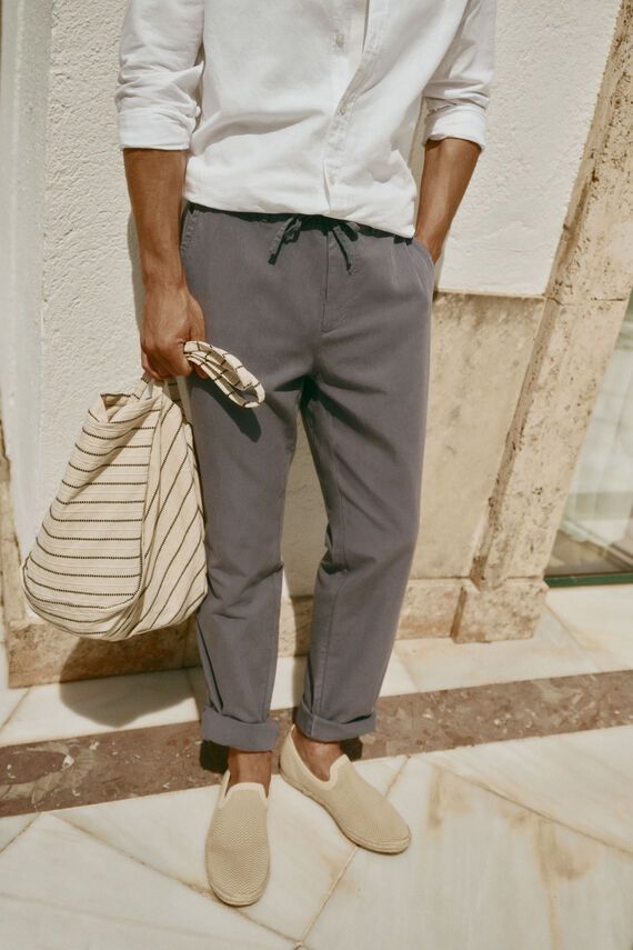 Pantalón chino técnico ligero