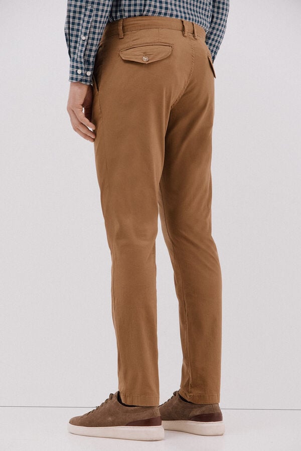 Cortefiel Calça calças chino com estampa slim fit Castanho