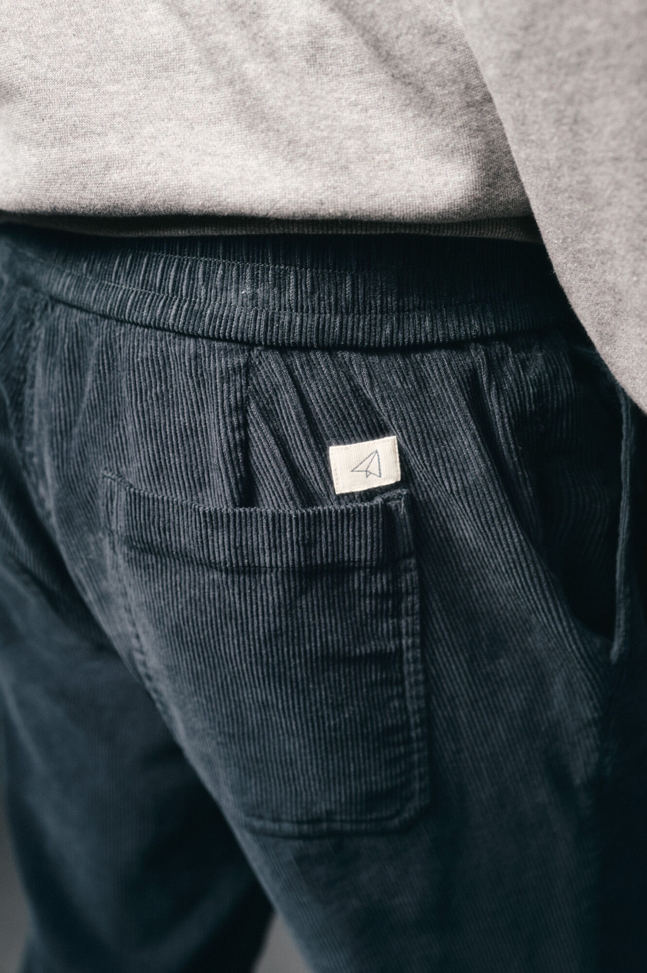 OOTO Pantal&oacute;n pana con gomas