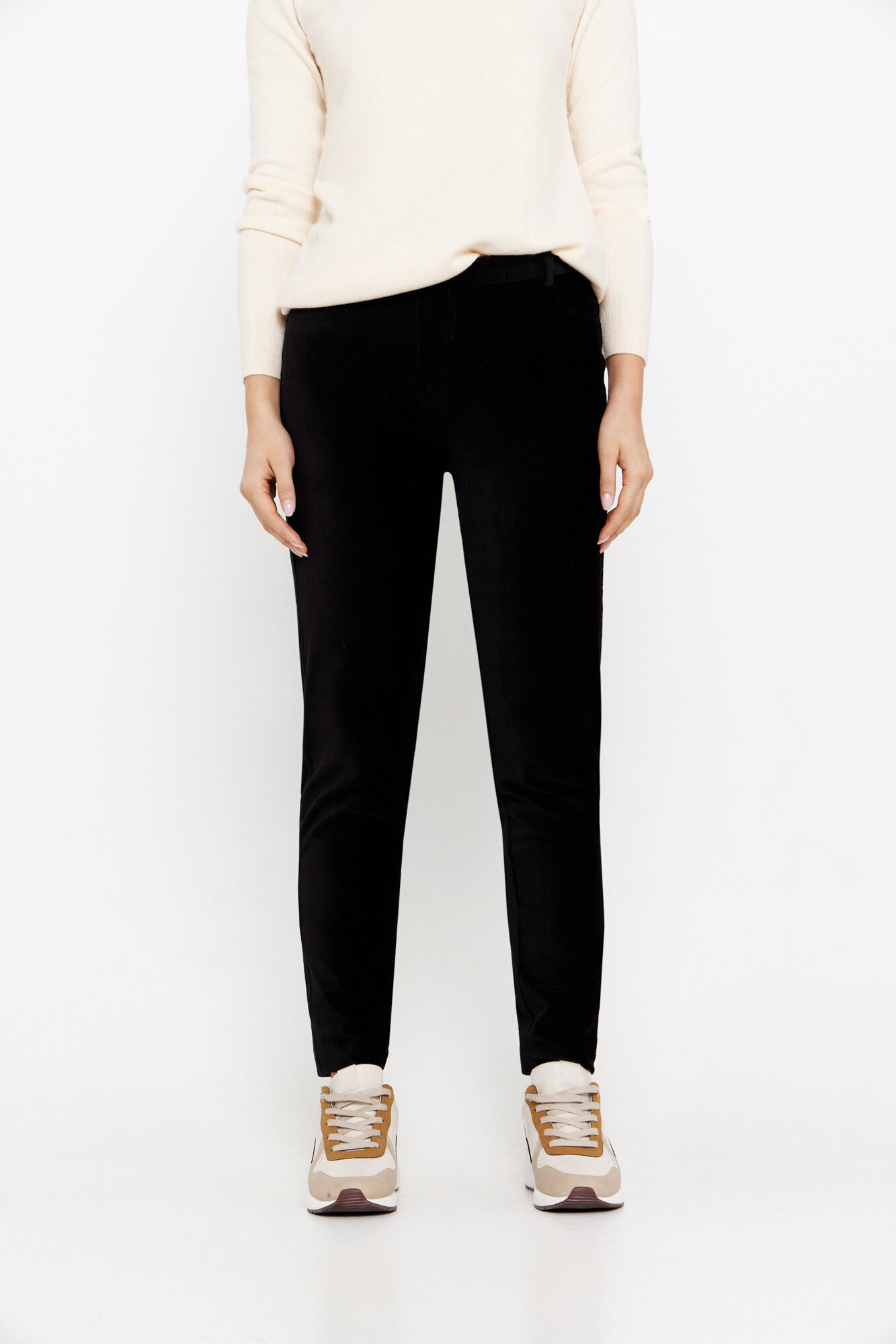 Pantal n de pana Pantalones de mujer Cortefiel