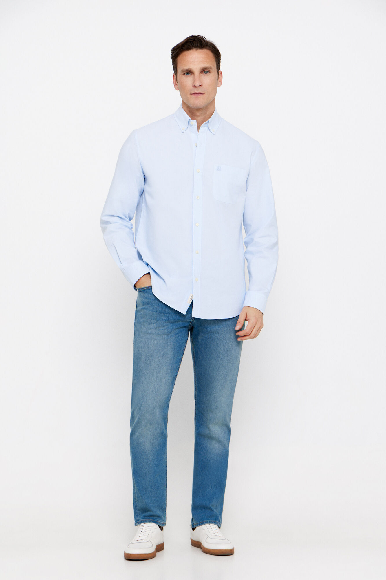 Combinar pantalón hot sale azul claro hombre