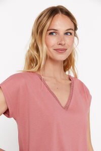 Cortefiel V-neck T-shirt with lace detail Lilac