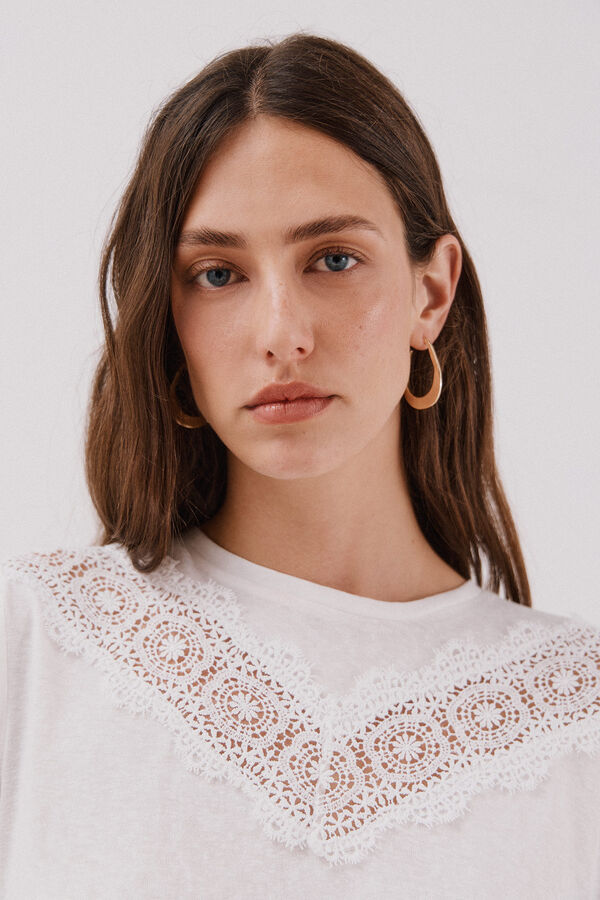 Cortefiel Camiseta detalle encaje floral Blanco