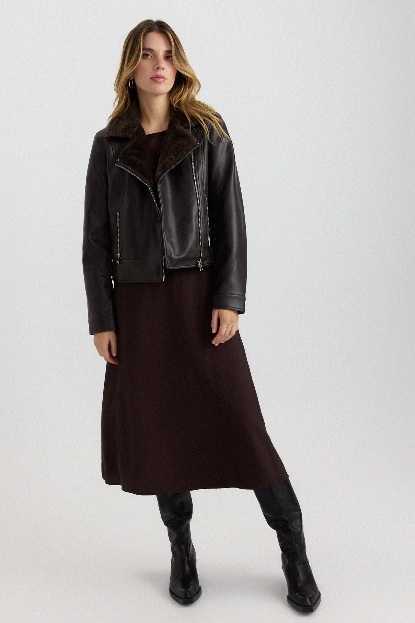 Vero Moda Blus&atilde;o em imita&ccedil;&atilde;o de pele com pelo