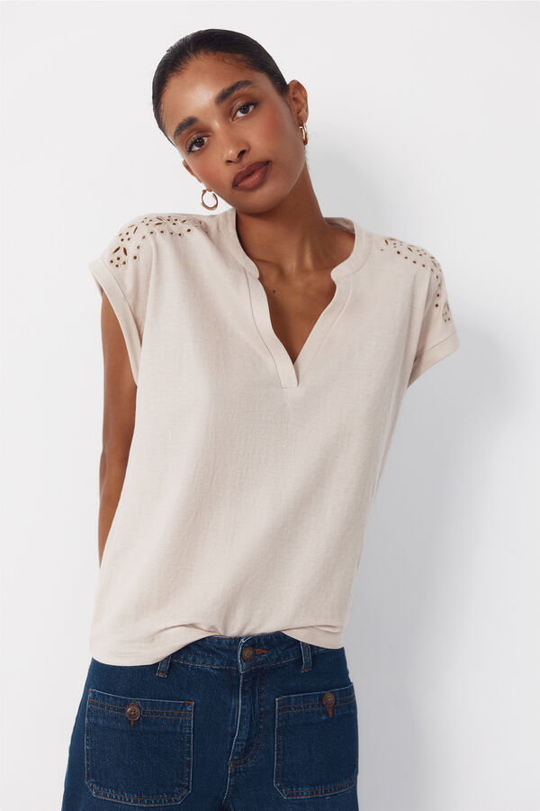 Cortefiel Stretch piqu&eacute; polo with embroidered detail Beige