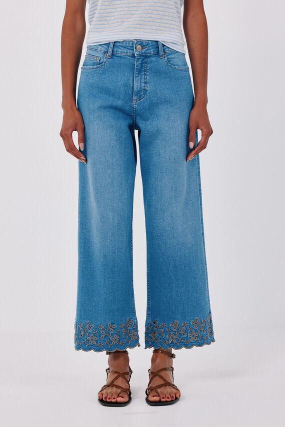 Jeans bajo bordado