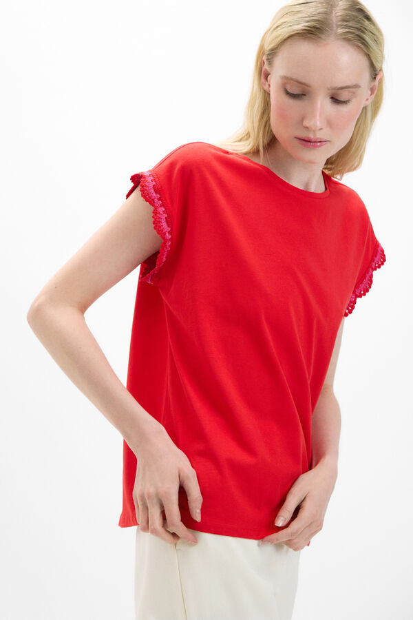 Cortefiel Camiseta con detalle crochet en manga Red