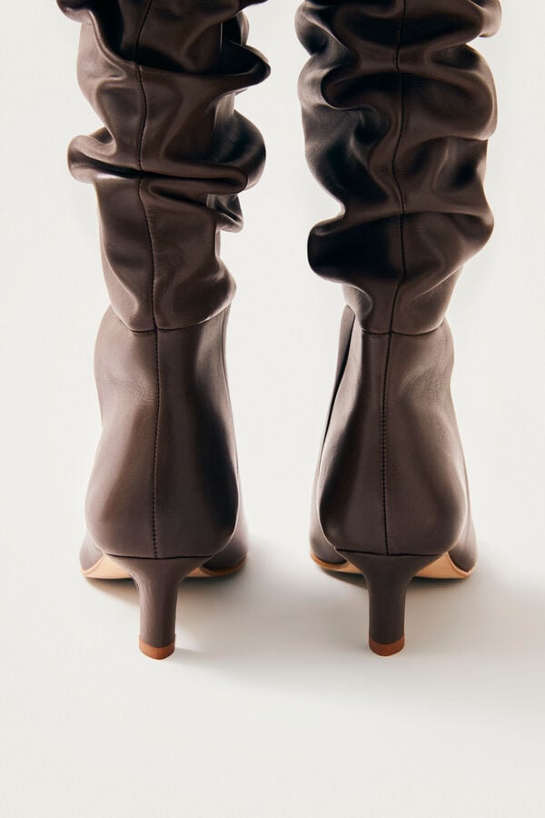 Alohas Botas de couro Kalila Castanho