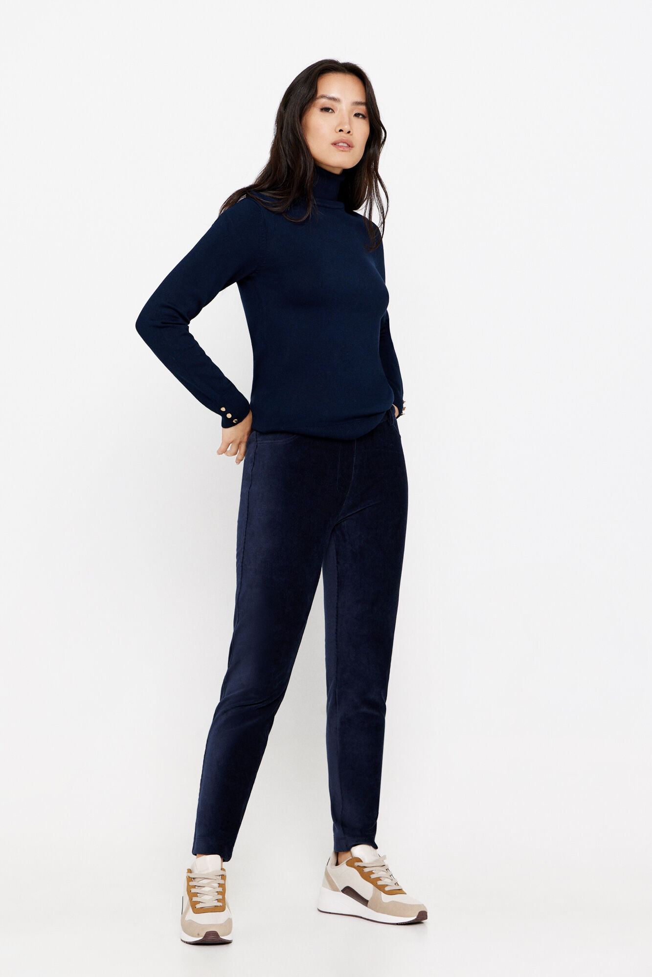 Pantal n de pana Pantalones de mujer Cortefiel