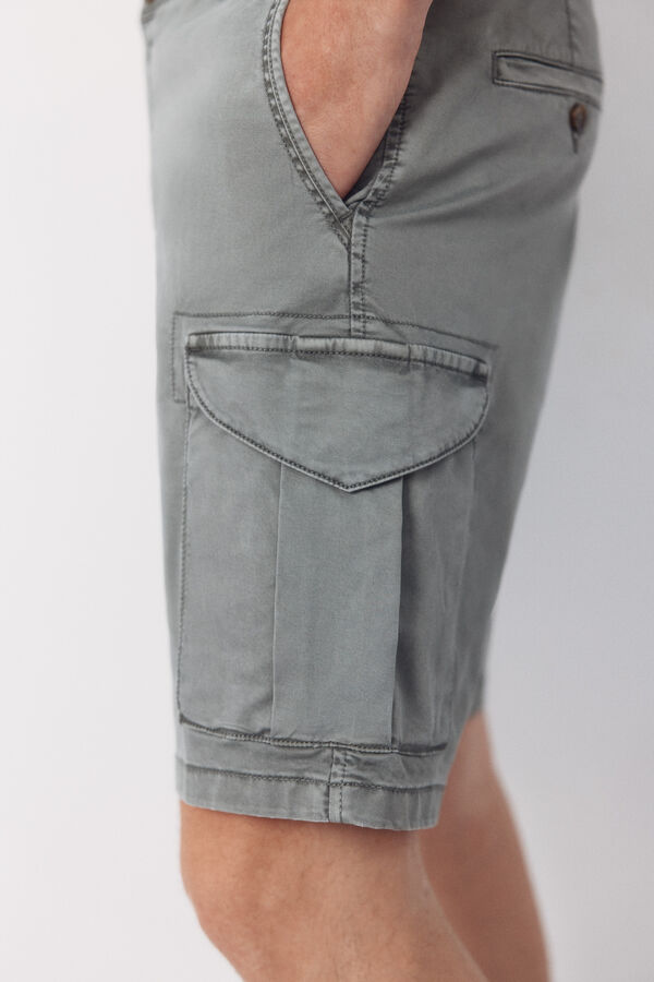 Cortefiel Cargo Bermuda shorts Kaki