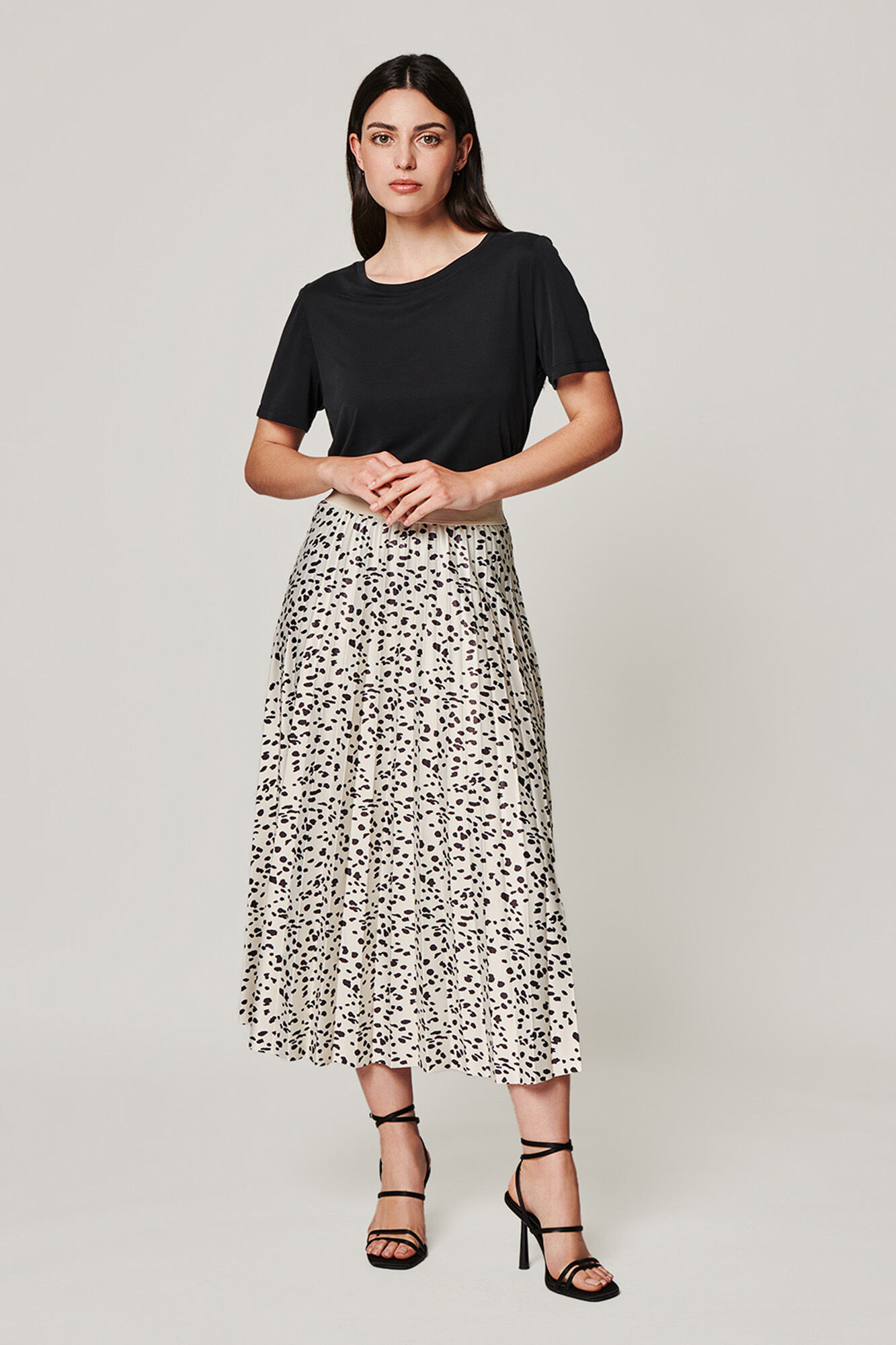 Animal print pleated skirt Women s skirts Cortefiel