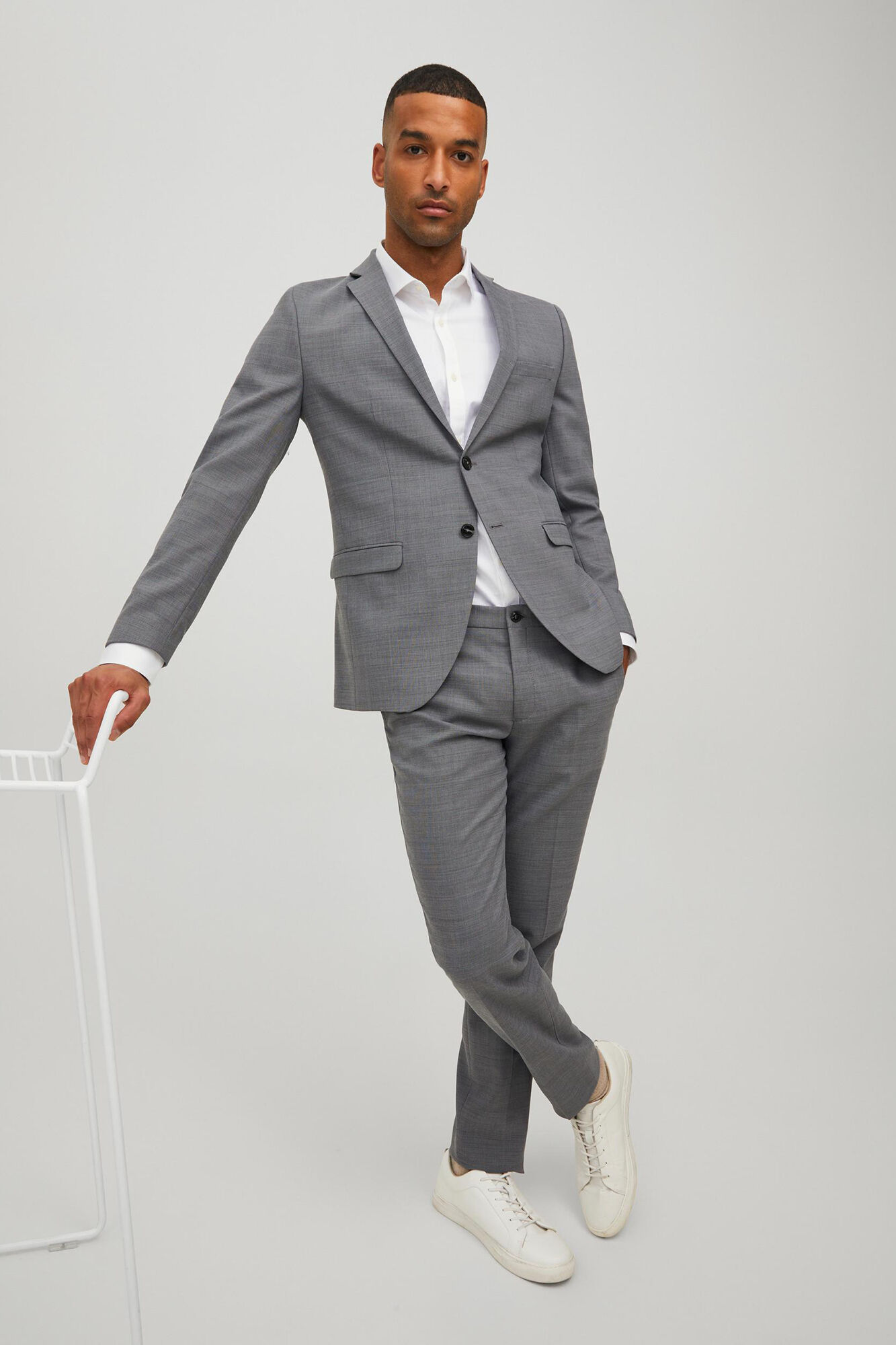 Traje slim fit liso