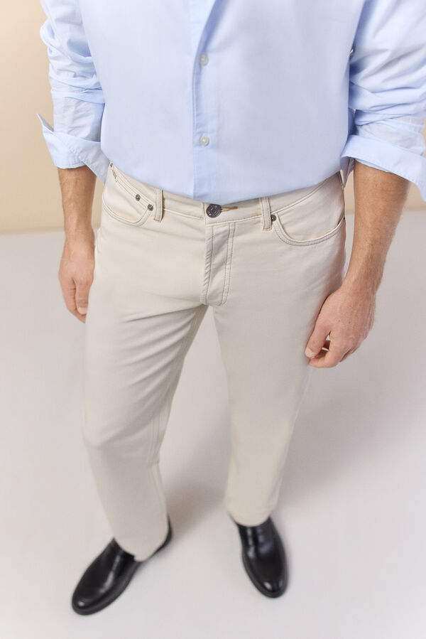 OOTO Pantal&oacute;n vaquero new straight fit Marfil