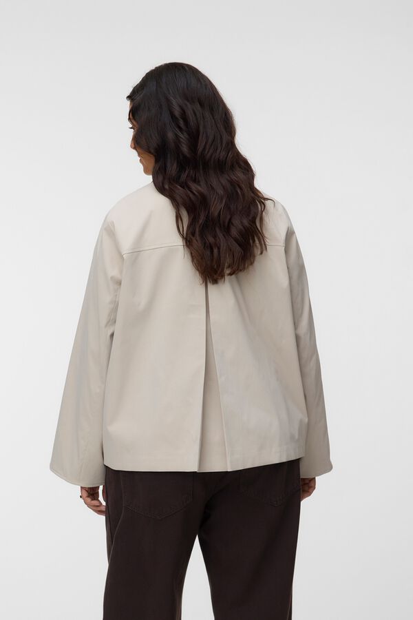 Vero Moda Curve Gabardina com gola em contraste Tostado