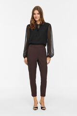 Vila Blusa semitransparente com gola franzida Preto