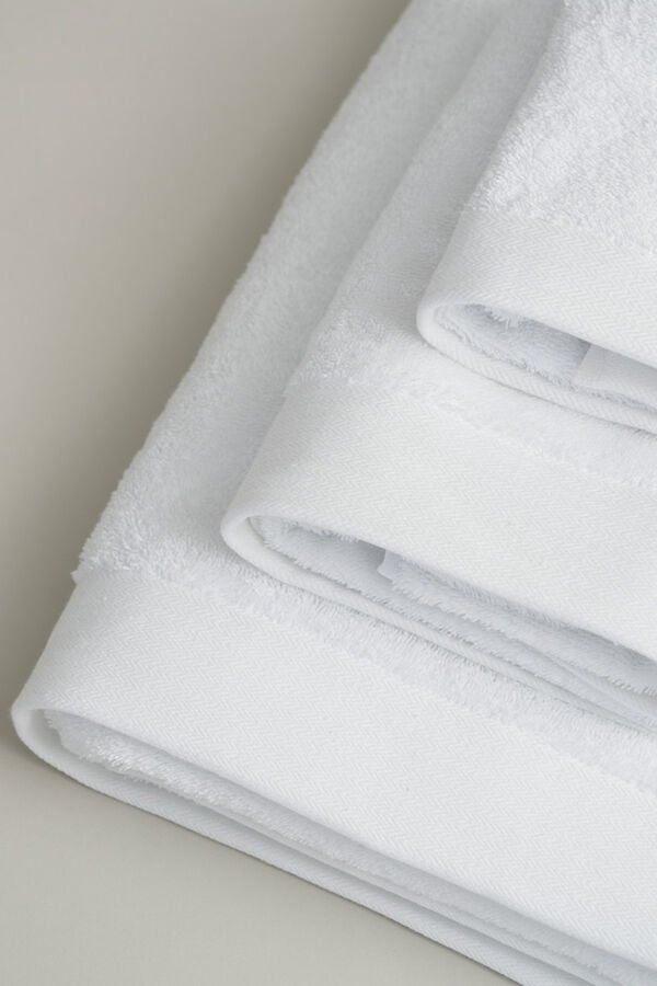 Cortefiel Wonder white 550 GSM terry towelling bath towel 50x100 White