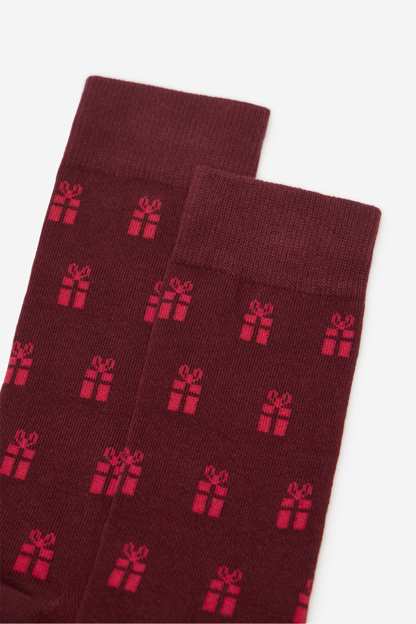 Cortefiel Meia desenho presente