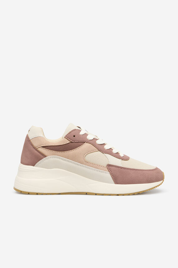 Zapatilla suela gruesa