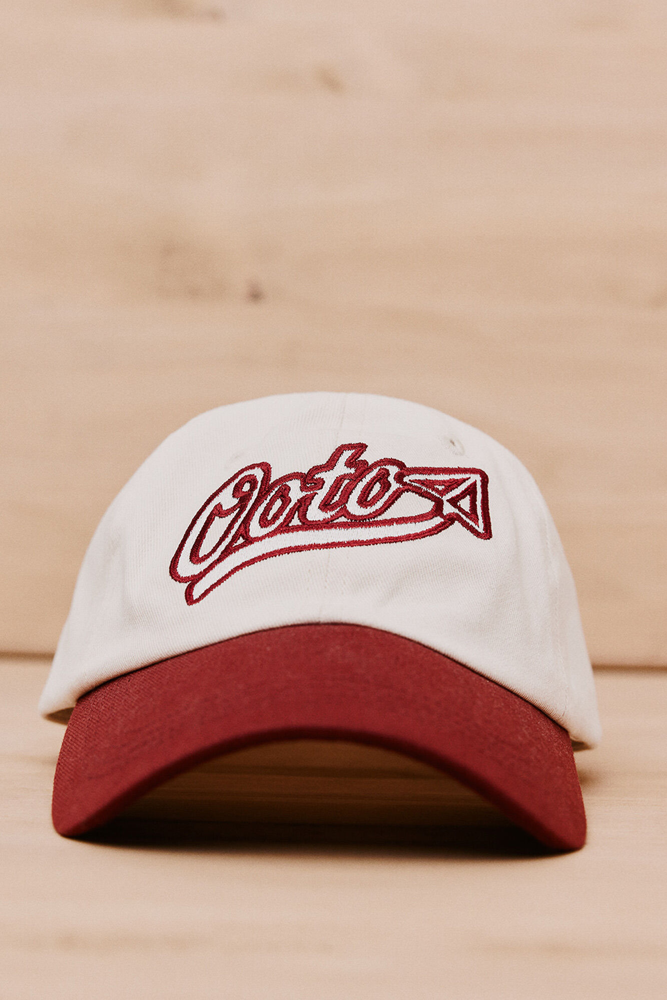 OOTO Bon&eacute; de viseira t&ecirc;xtil