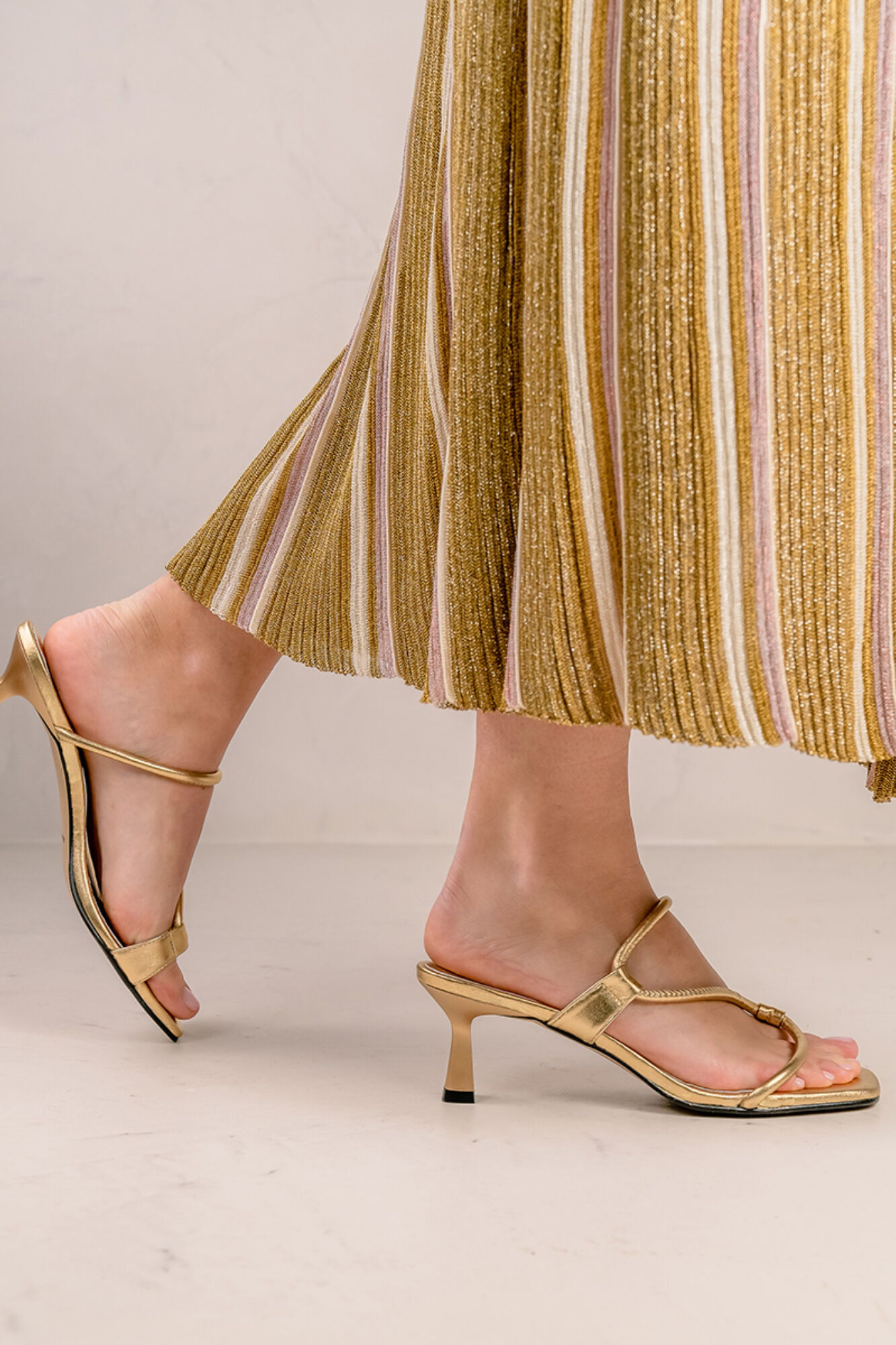 Bryan Stepwise Sand&aacute;lia metalizada de salto