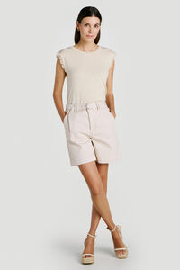 Vila T-shirt de mulher com renda nas mangas