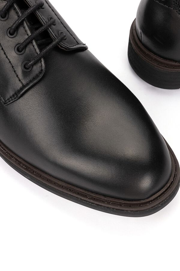 Men's dress shoes