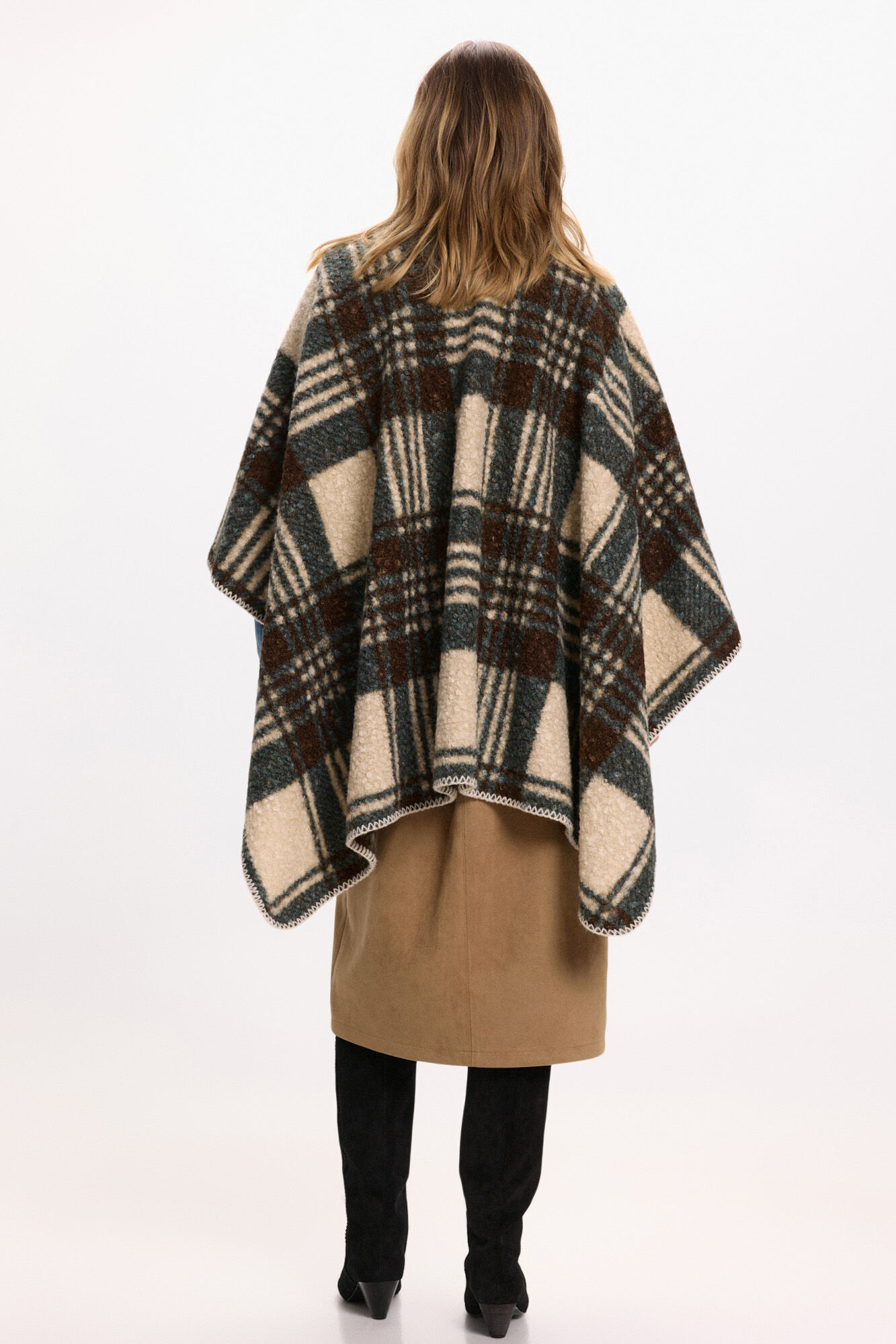 Vila Capa poncho xadrez
