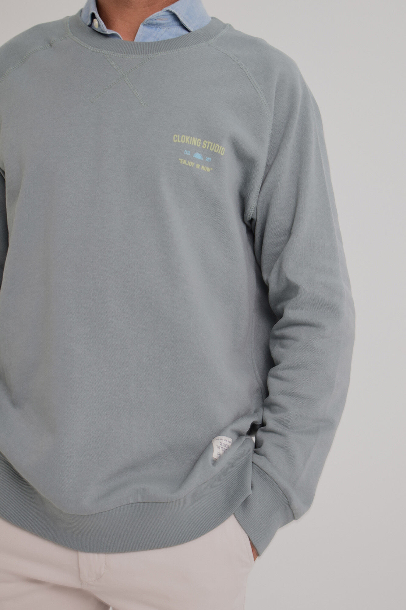 Cloking Aproveite o sweatshirt agora lavado