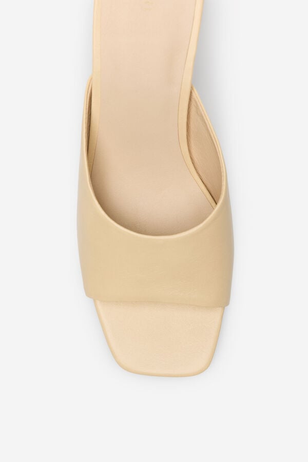 Cortefiel Backless mule sandal Nude