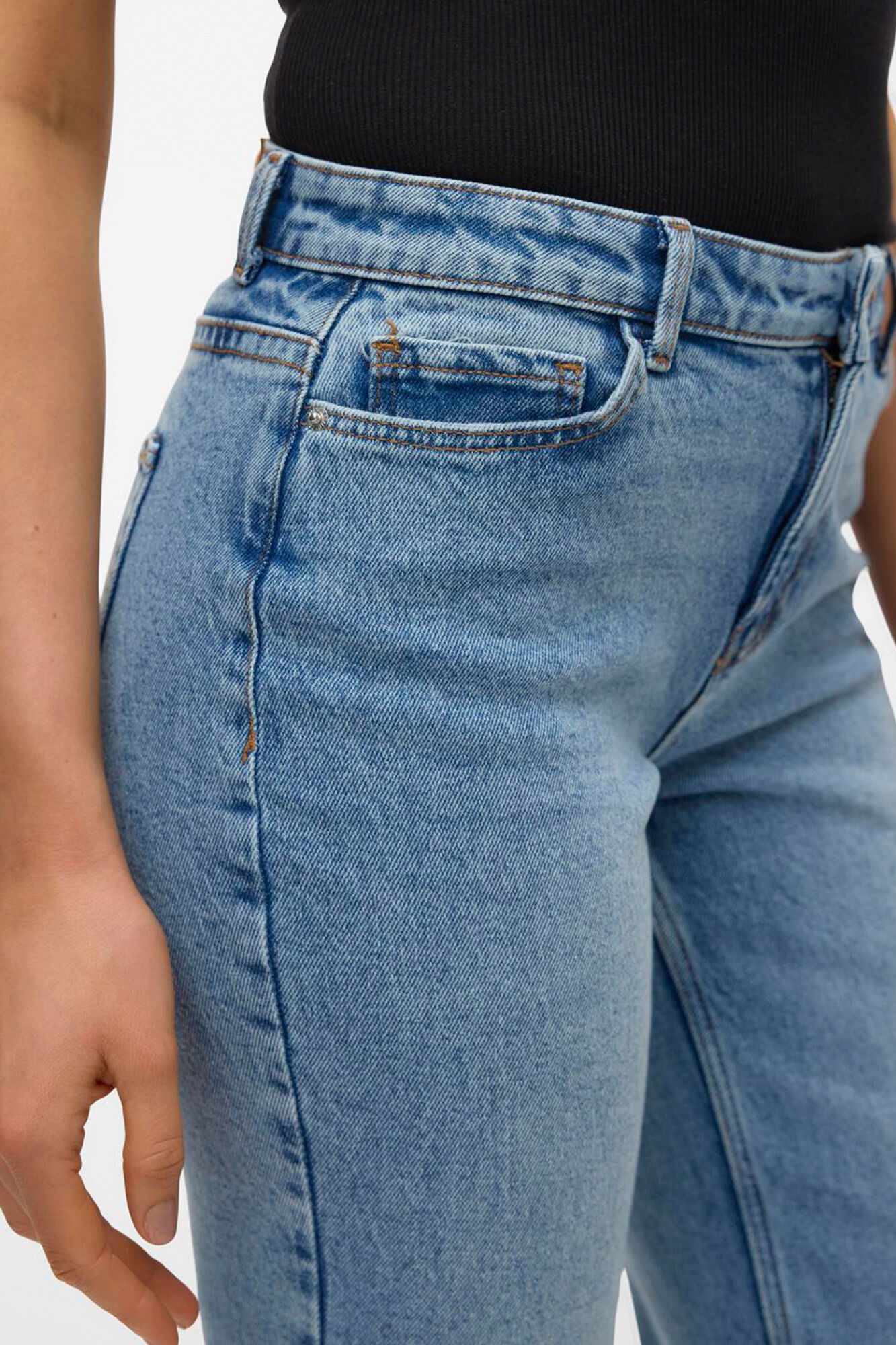 Vero Moda Jeans retas de cintura m&eacute;dia