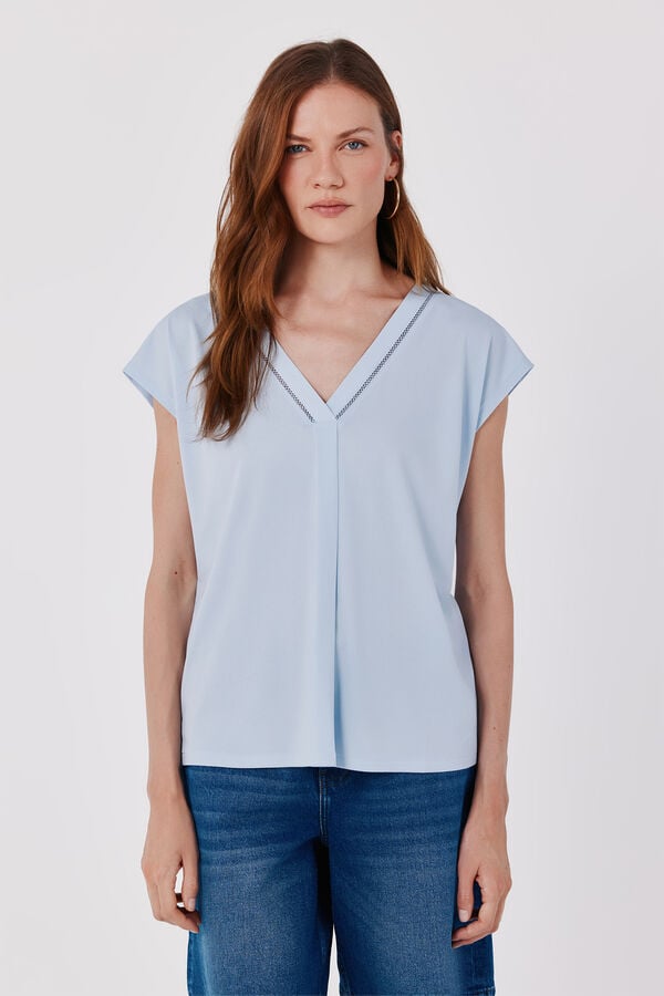 Cortefiel V-neck T-shirt with lace detail Blue