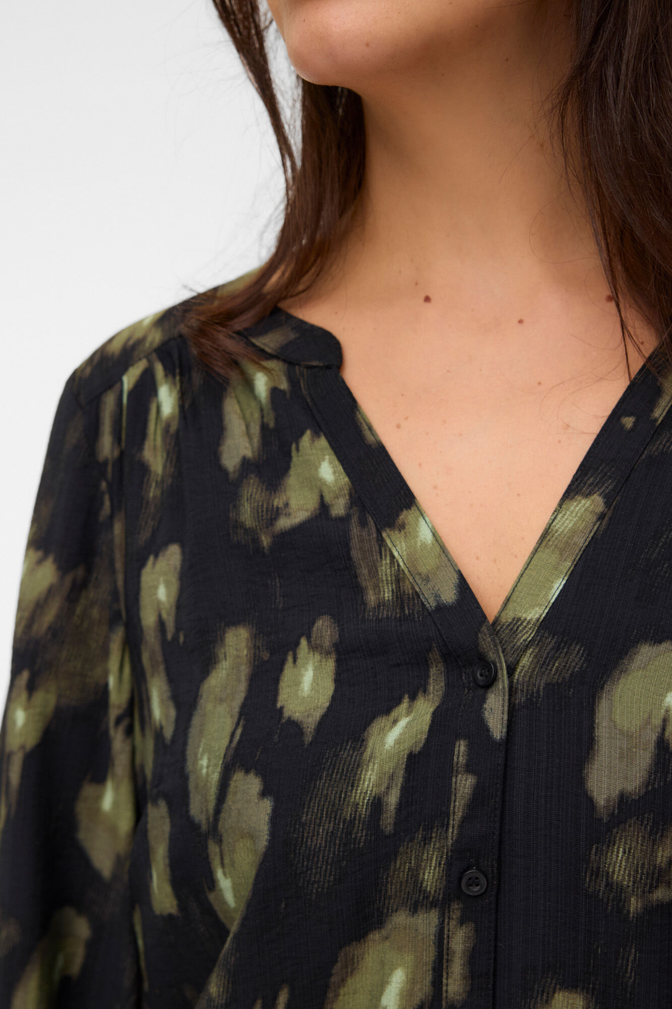 Vero Moda Curve Blusa estampada de corte fluido
