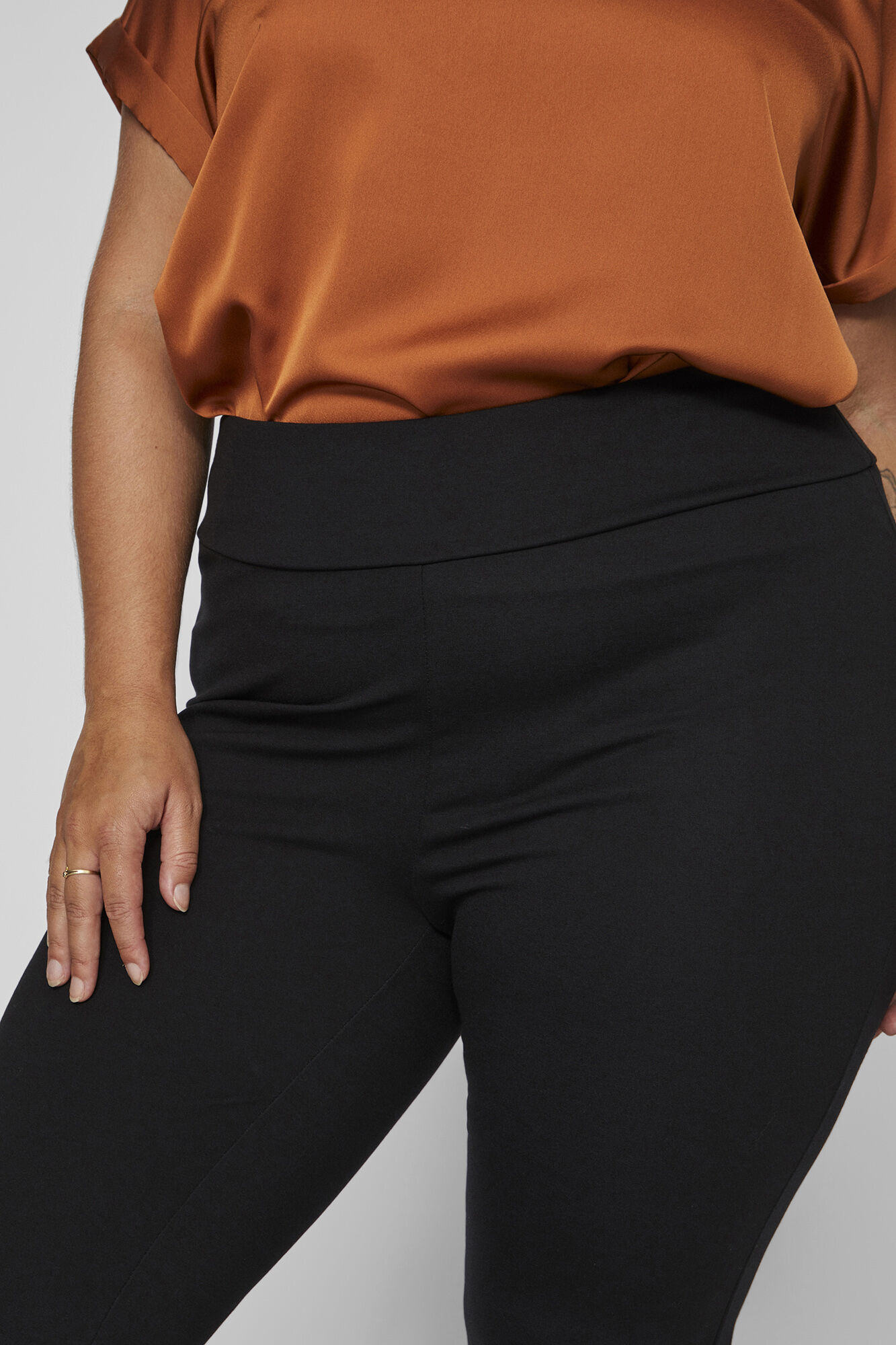 Leggins de tiro alto detalle costuras Pantalons pour femme