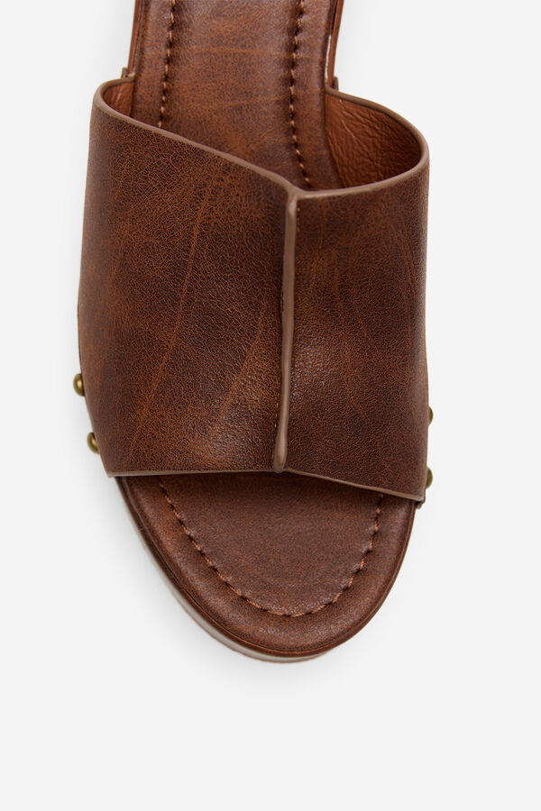 Cortefiel Wedge sandal with a wood effect Brown