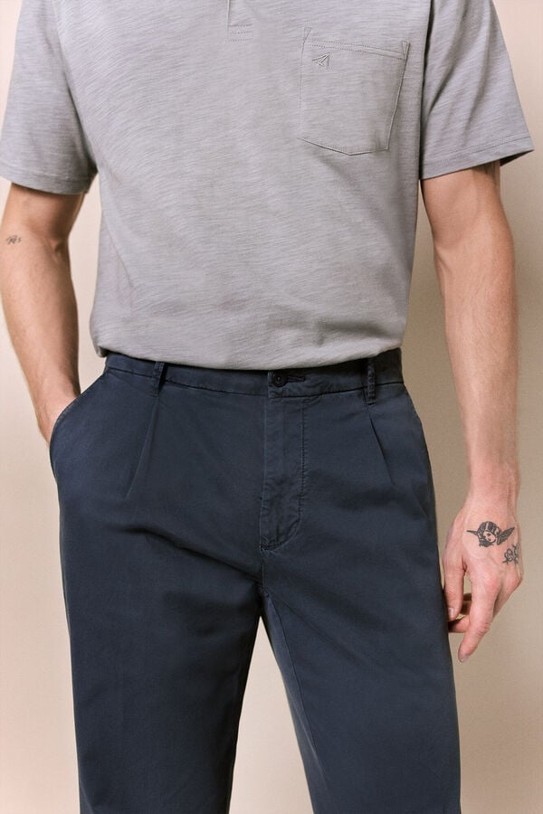 OOTO Chino con pinzas regular Azul
