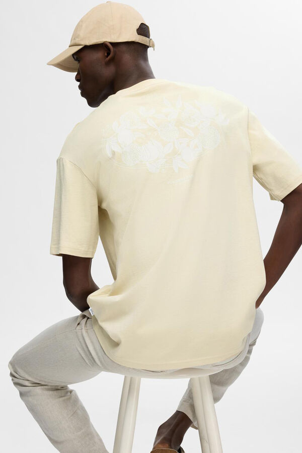 Cortefiel T-shirt de manga curta com ilustração traseira confecionada 100% com algodão orgânico.  Cinzento