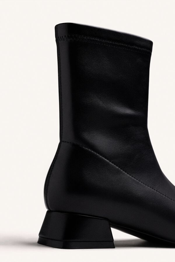 Gioseppo Botins el&aacute;sticos Preto