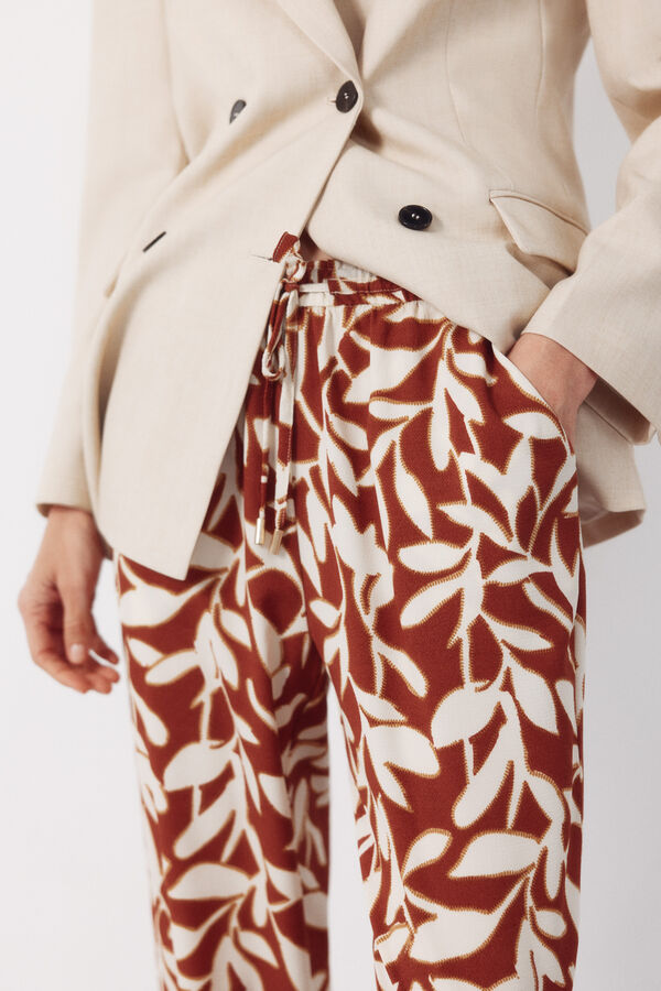 Cortefiel Pantal&oacute;n flu&iacute;do con textura Estampado marr&oacute;n