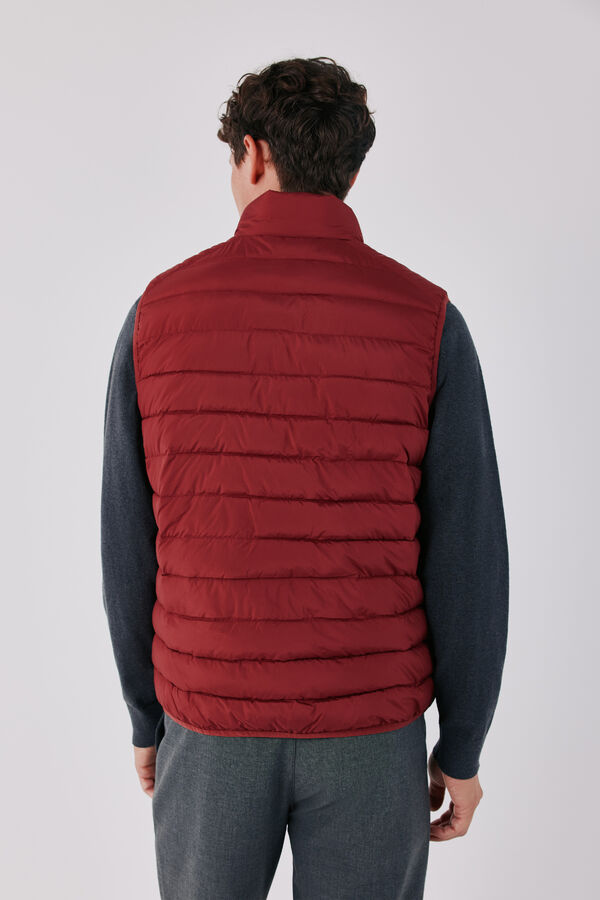 Cortefiel Ultralight puffer gilet Maroon
