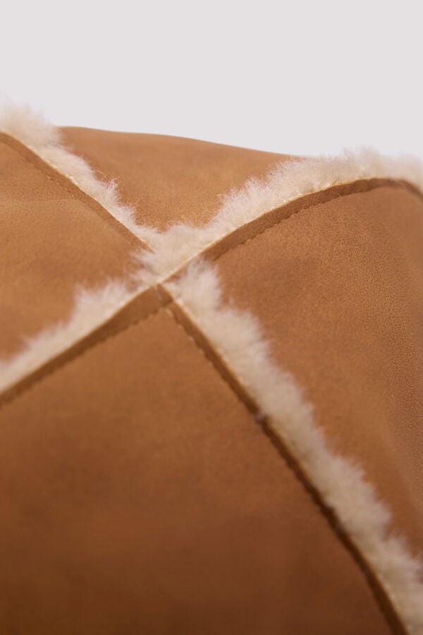 Cortefiel Faux fur beanie Printed brown