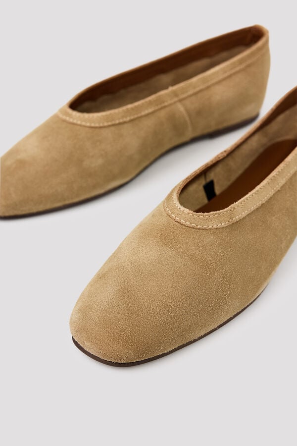 Cortefiel Suede leather ballet flats Nude