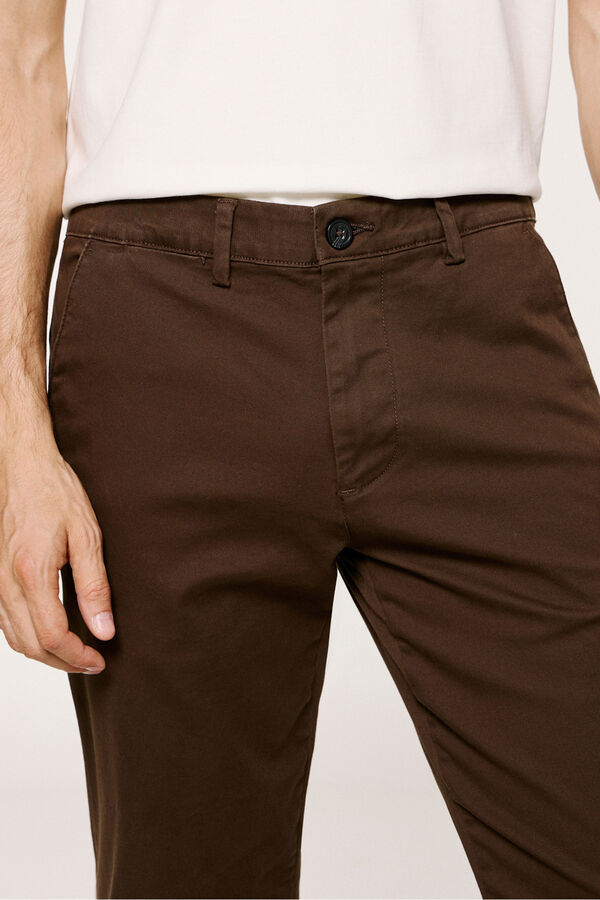 Selected Calça calças chino slim fit feita de algodão orgânico  Castanho