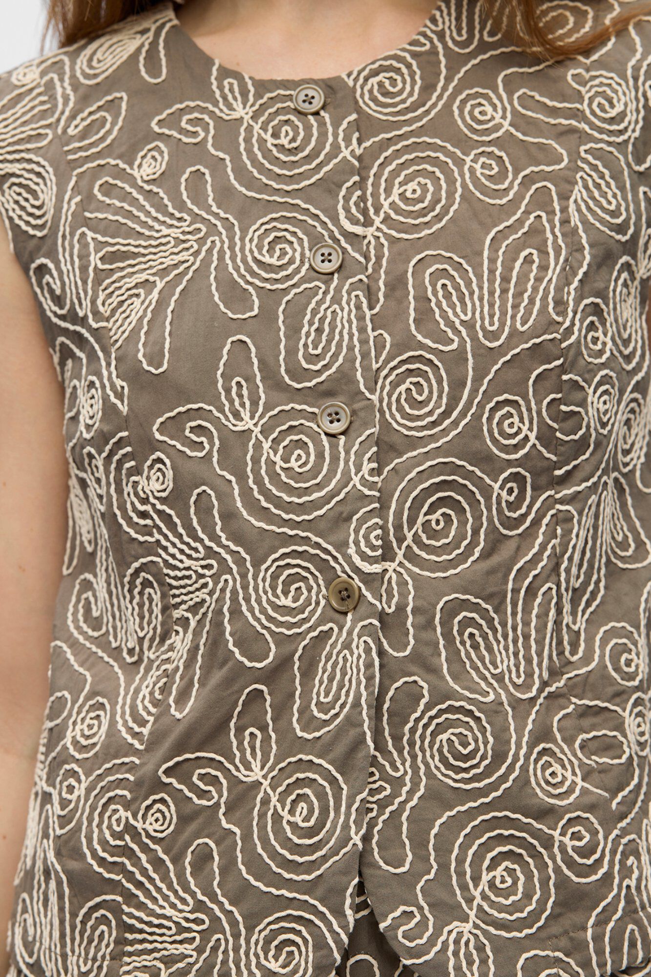 Object Chaleco tejido bordado