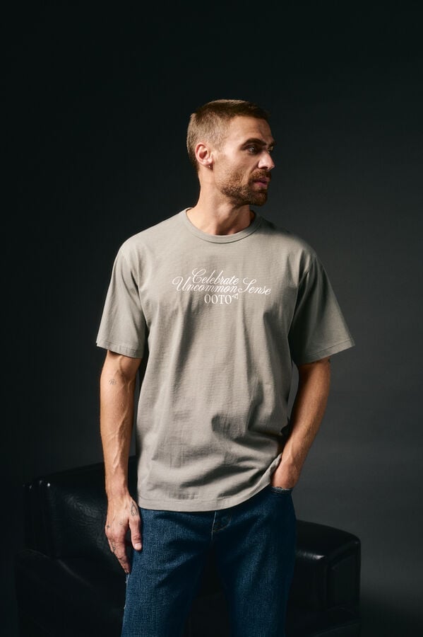 OOTO Camiseta gráfica lavada Kaki