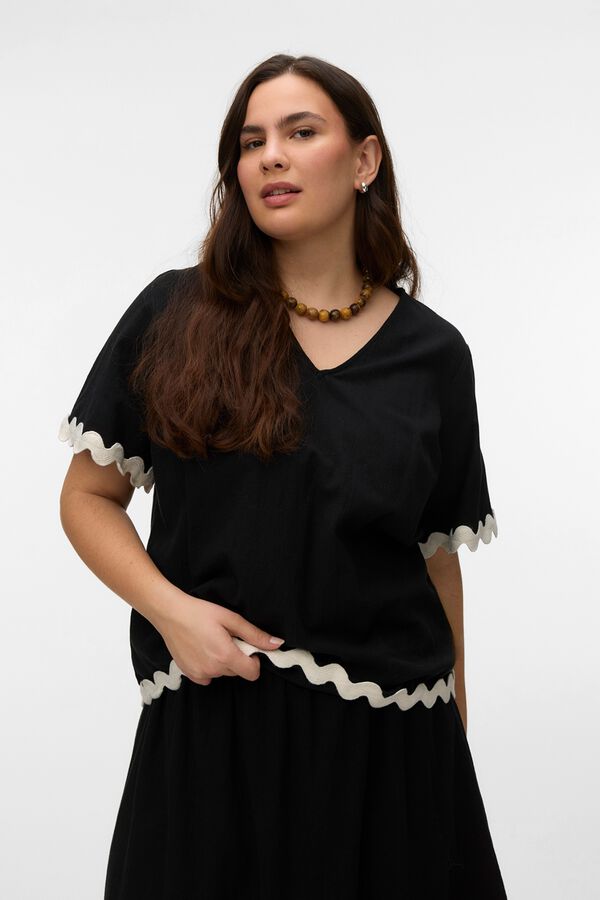 Vero Moda Curve Embroidered details plus size top Black