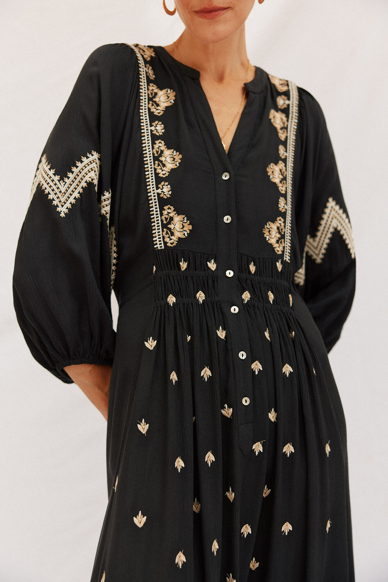 Cortefiel Vestido de gola redonda