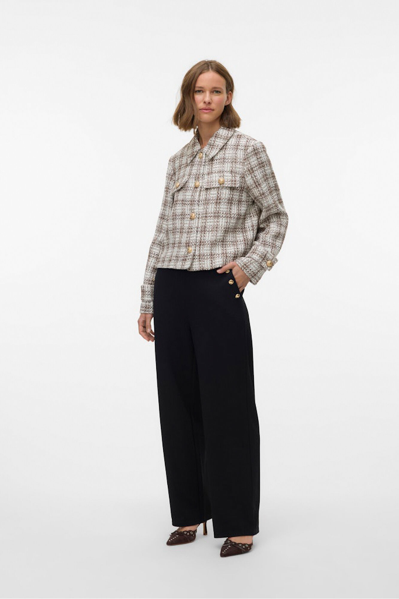 Vero Moda Pantal&oacute;n largo detalle de botones